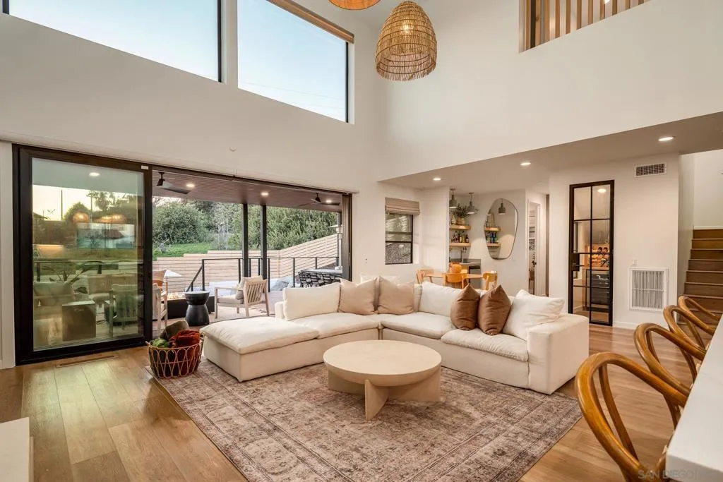 Oceanside, California 92054, United States, 4 Bedrooms Bedrooms, ,4 BathroomsBathrooms,Residential,Active,79319