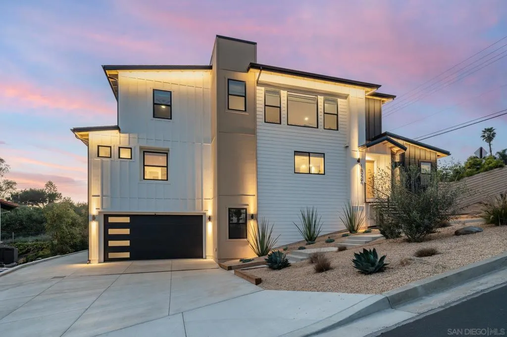 Oceanside, California 92054, United States, 4 Bedrooms Bedrooms, ,4 BathroomsBathrooms,Residential,Active,79319