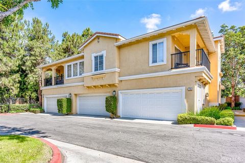 Photo of 38 Daisy, Irvine, CA 92618 (MLS # OC26078853)