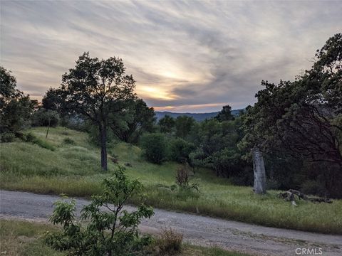 Photo of 3279 Quail Run Road, Mariposa, CA 95338 (MLS # FR26022912)
