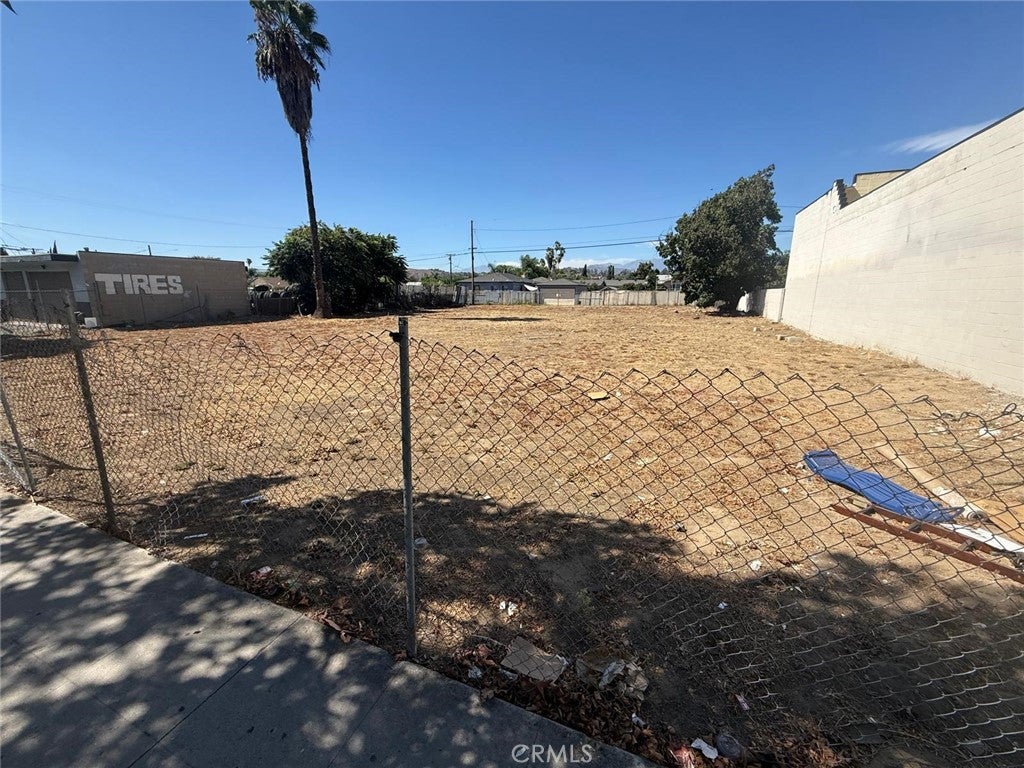 1265 W Holt