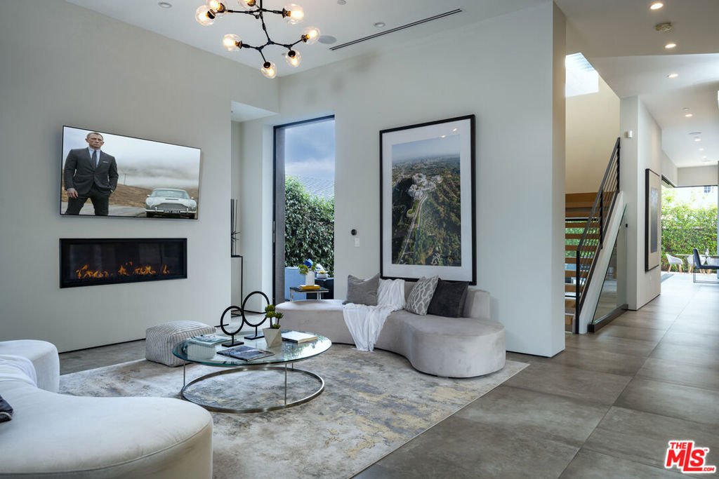 Properties 4 8356 W 4th Street