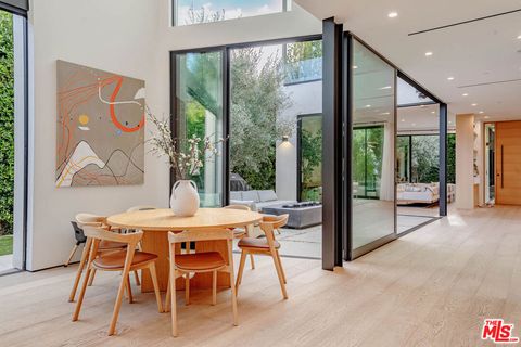 Photo of 116 S Gretna Green Way, Los Angeles, CA 90049 (MLS # 26658477)