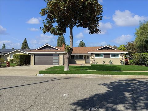 Photo of 2815 E Coolidge Ave, Orange, CA 92867 (MLS # PW25246953) Photo of 2815 E Coolidge Ave, Orange, CA 92867 (MLS # PW25246953)