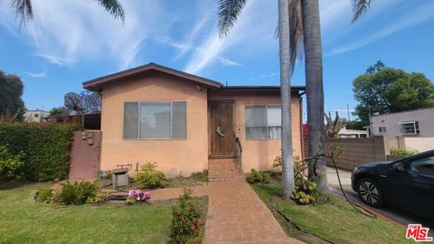 Photo of 1622 S Spaulding Avenue, Los Angeles, CA 90019 (MLS # 26786391)