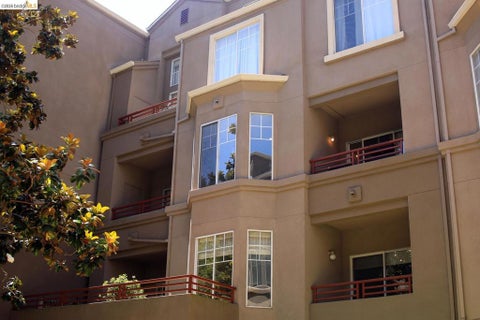 Photo of 280 Caldecott Ln LN #202, Oakland, CA 94618 (MLS # 41136307)