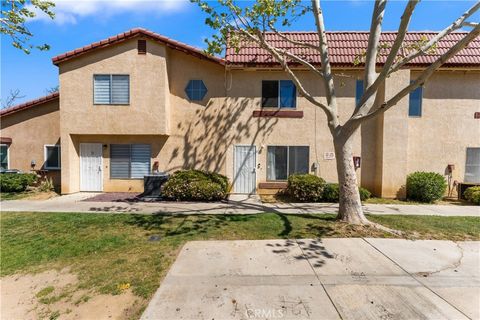 Photo of 1750 E Avenue Q14, Palmdale, CA 93550 (MLS # SR26067302)