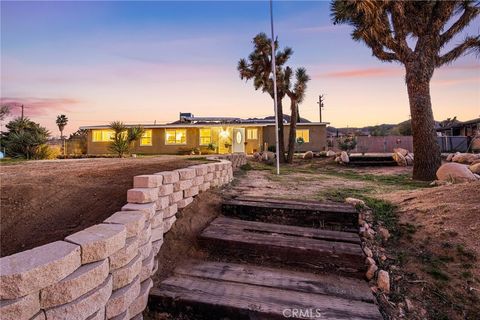 Photo of 60325 Natoma Trl, Joshua Tree, CA 92252 (MLS # SW25263945)