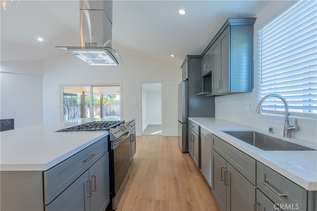 19034 Wyandotte Avenue