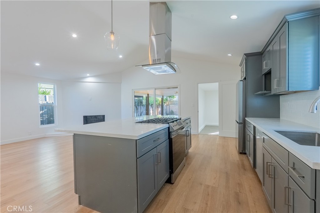 19034 Wyandotte Avenue