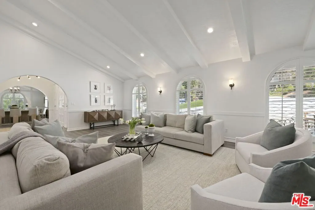 Los Angeles, California 90024, United States, 5 Bedrooms Bedrooms, ,4 BathroomsBathrooms,Residential,Active,173969