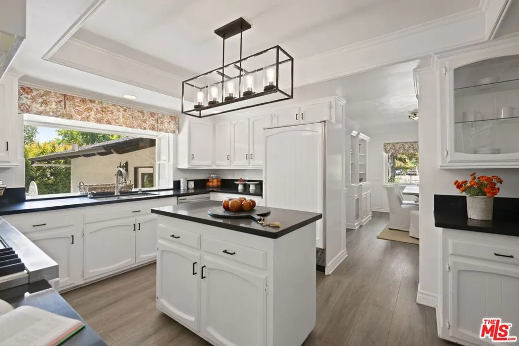 Los Angeles, California 90024, United States, 5 Bedrooms Bedrooms, ,4 BathroomsBathrooms,Residential,Active,173969