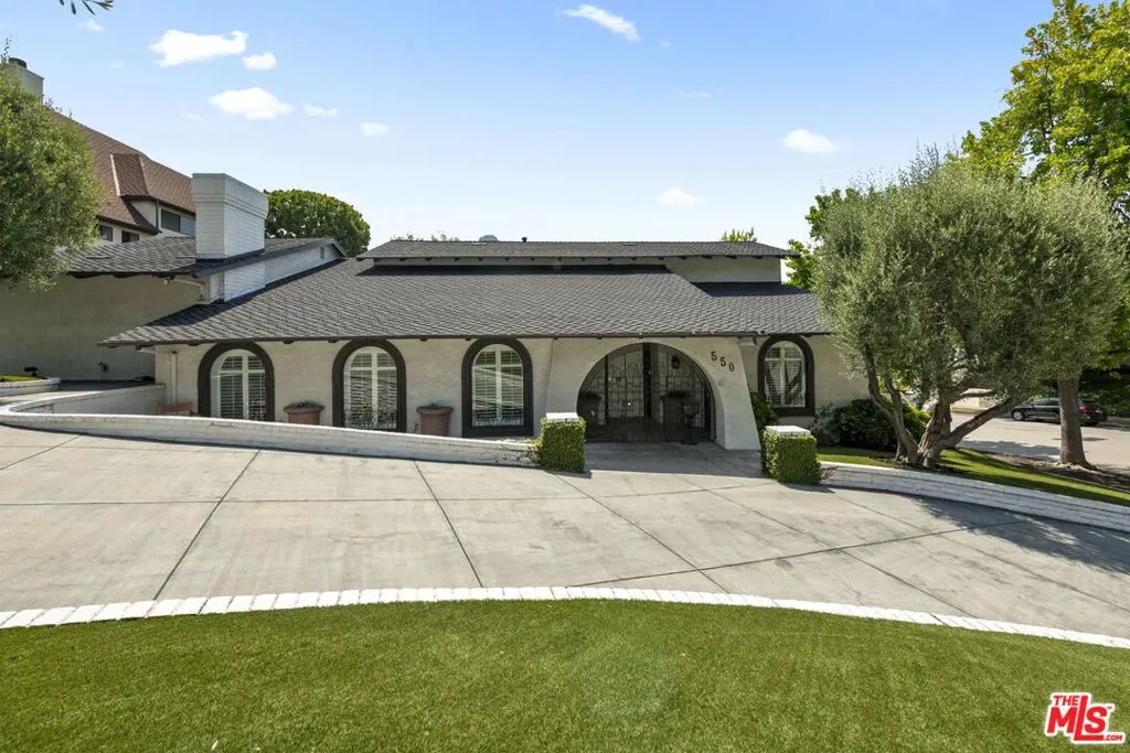 Los Angeles, California 90024, United States, 5 Bedrooms Bedrooms, ,4 BathroomsBathrooms,Residential,Active,173969