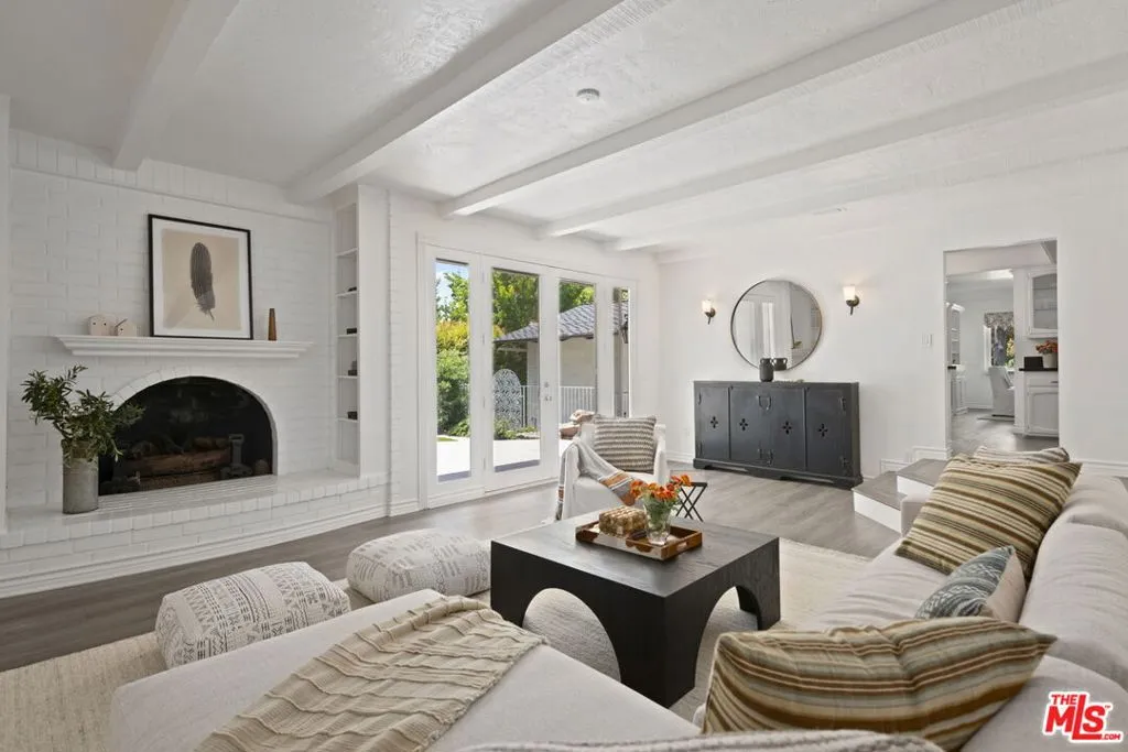 Los Angeles, California 90024, United States, 5 Bedrooms Bedrooms, ,4 BathroomsBathrooms,Residential,Active,173969