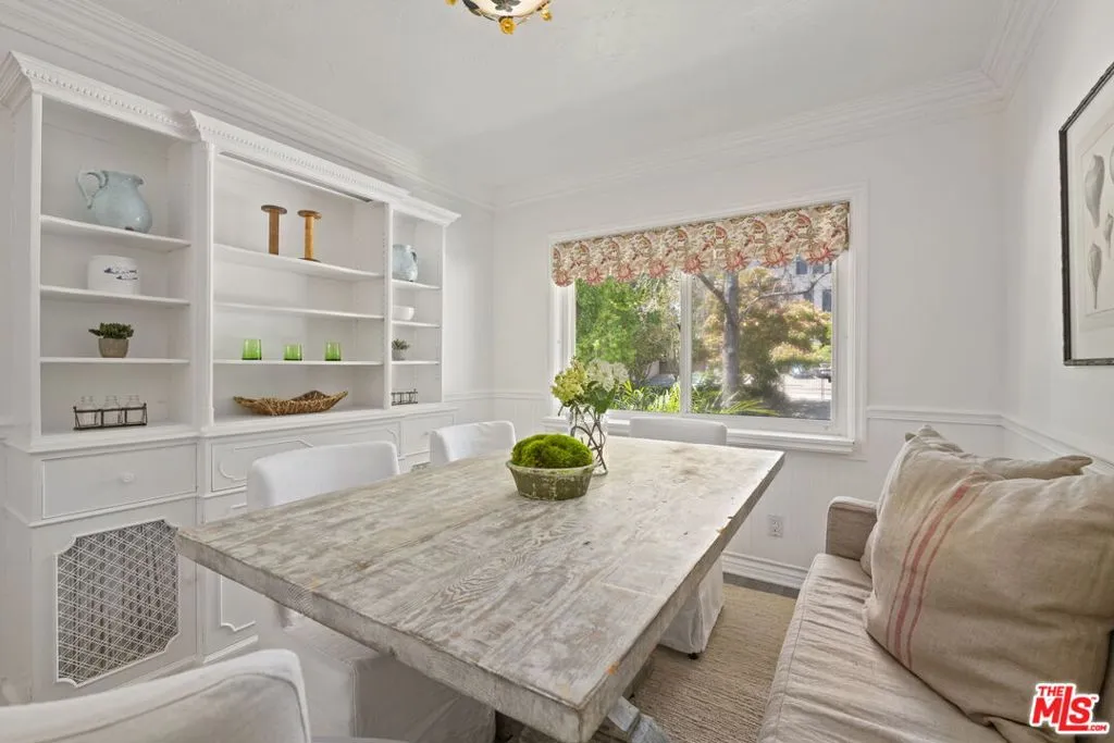 Los Angeles, California 90024, United States, 5 Bedrooms Bedrooms, ,4 BathroomsBathrooms,Residential,Active,173969