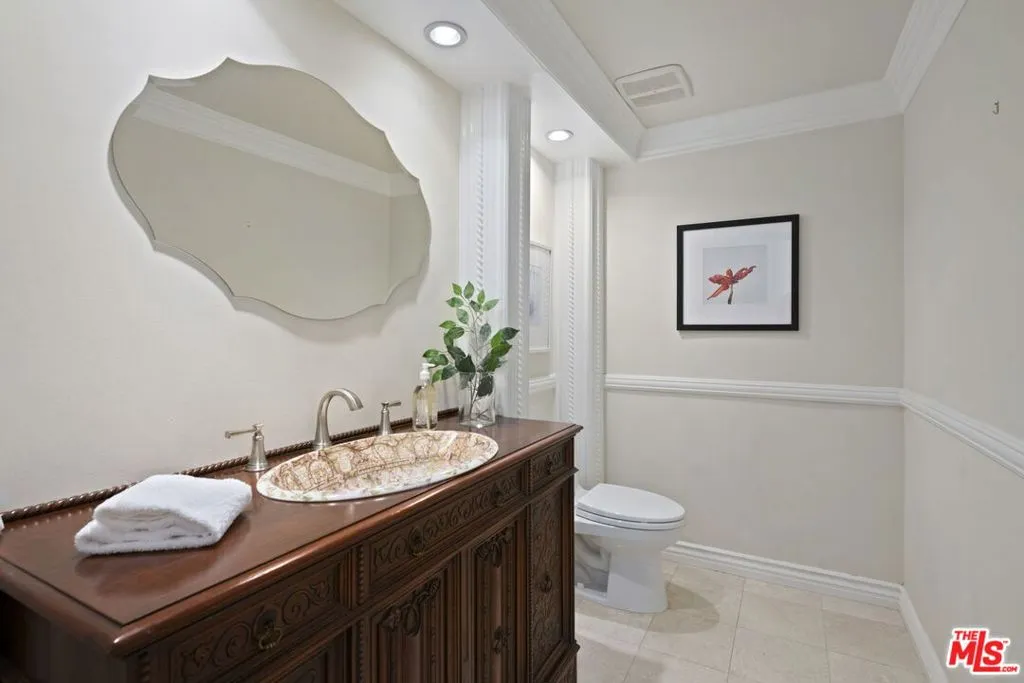 Los Angeles, California 90024, United States, 5 Bedrooms Bedrooms, ,4 BathroomsBathrooms,Residential,Active,173969