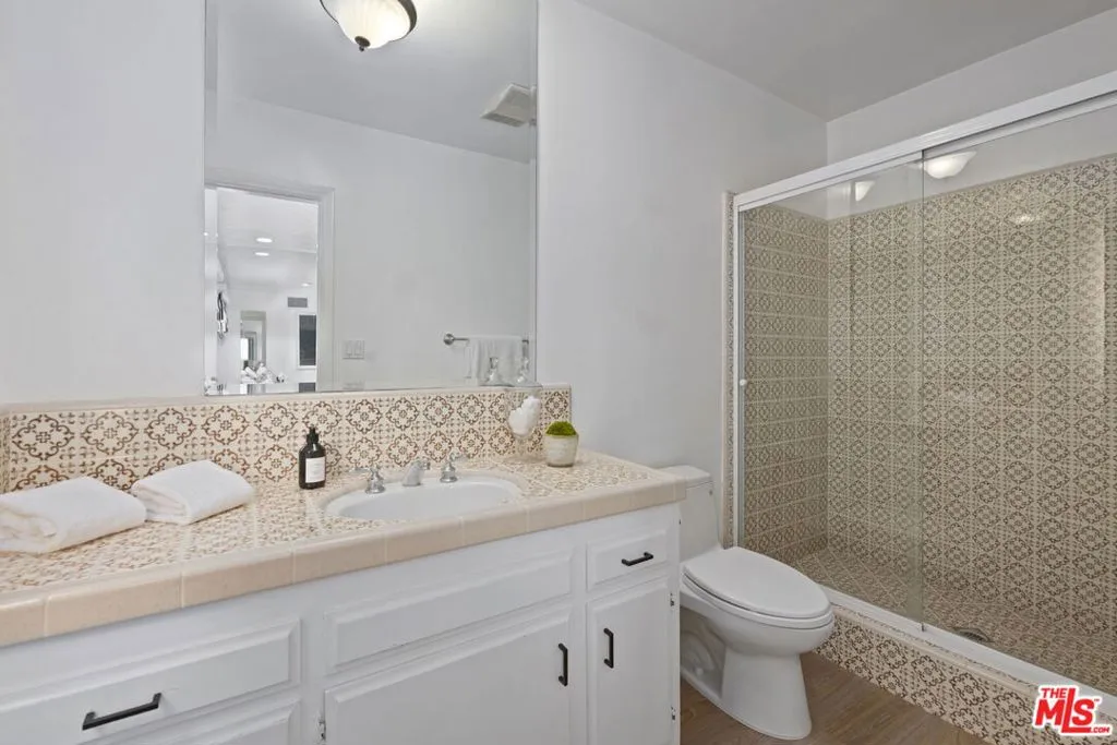 Los Angeles, California 90024, United States, 5 Bedrooms Bedrooms, ,4 BathroomsBathrooms,Residential,Active,173969