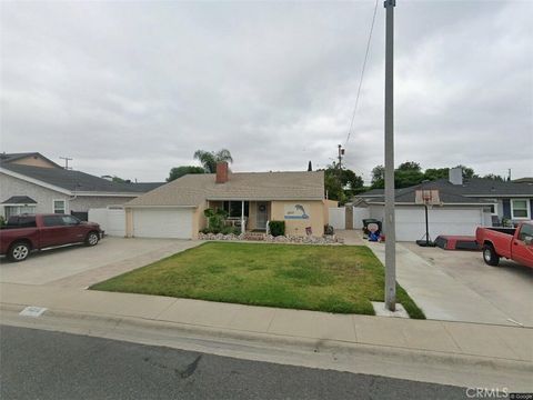 Photo of 4213 Chatwin Ave, Lakewood, CA 90713 (MLS # PW26085316)