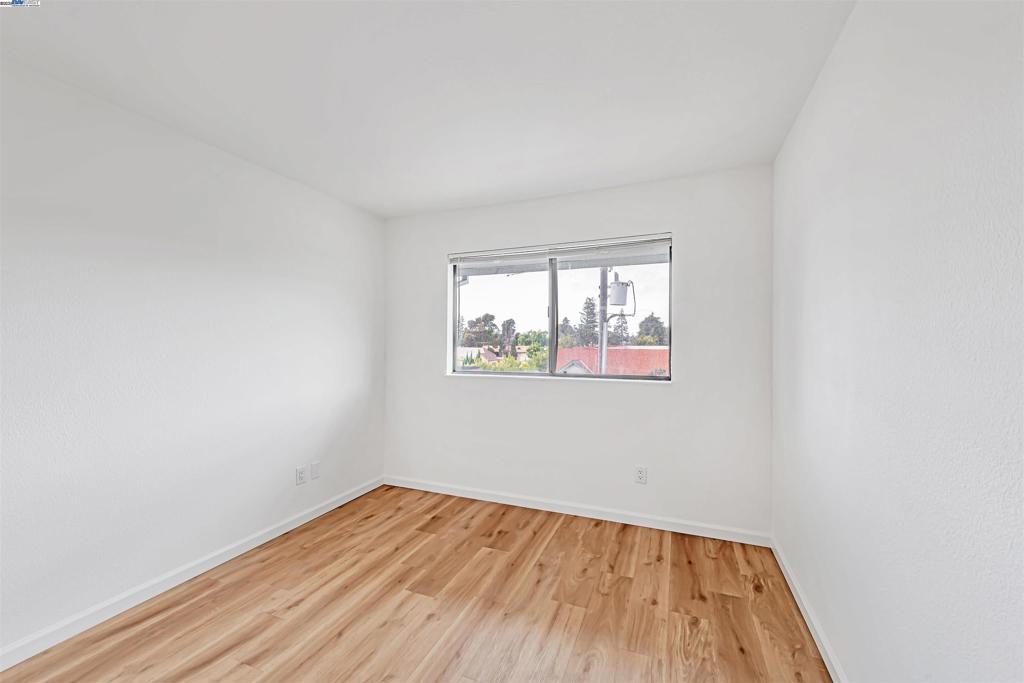 HAYWARD - Residential