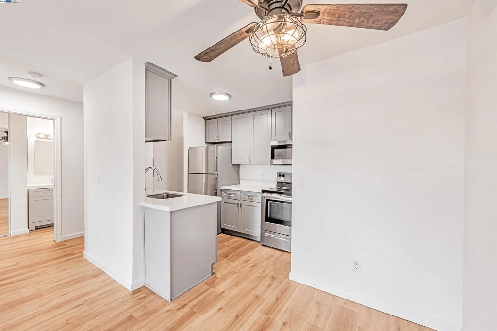 HAYWARD - Residential