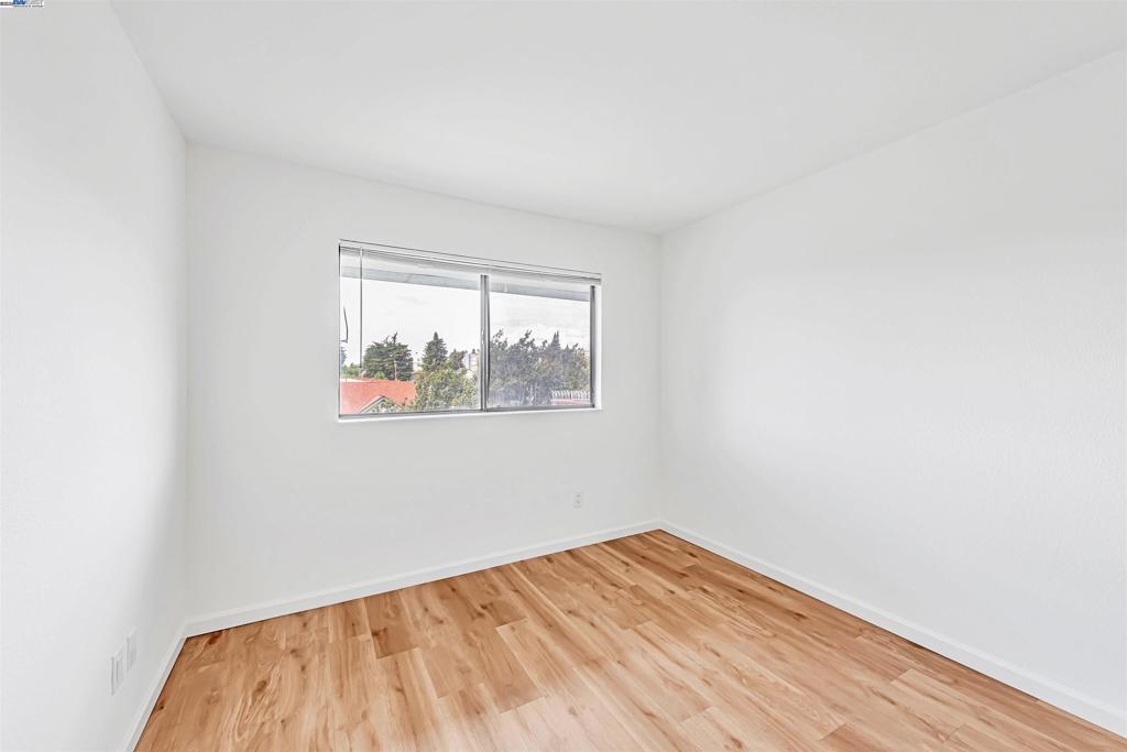HAYWARD - Residential