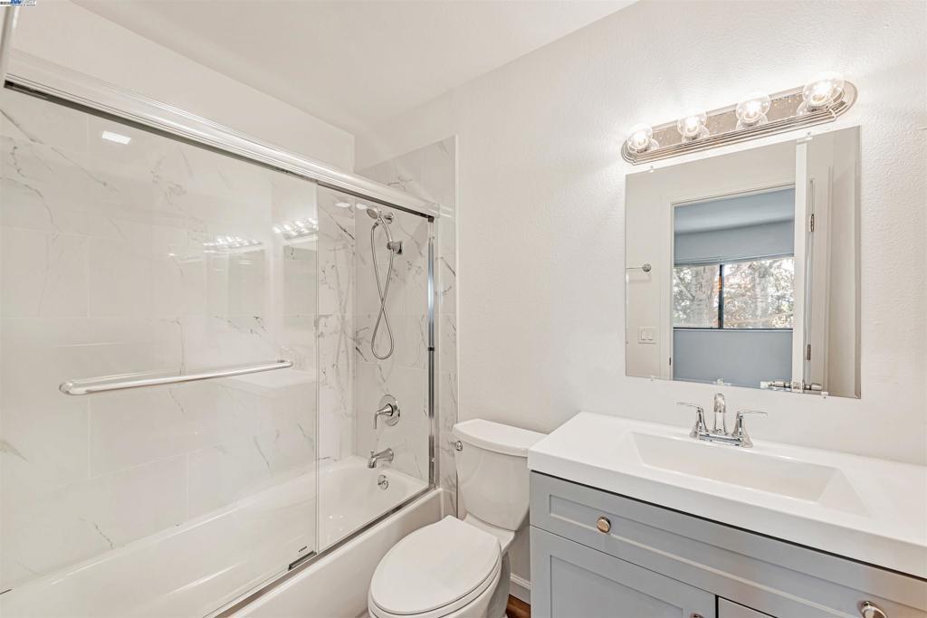 HAYWARD - Residential