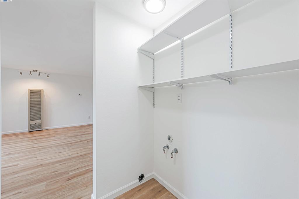 HAYWARD - Residential