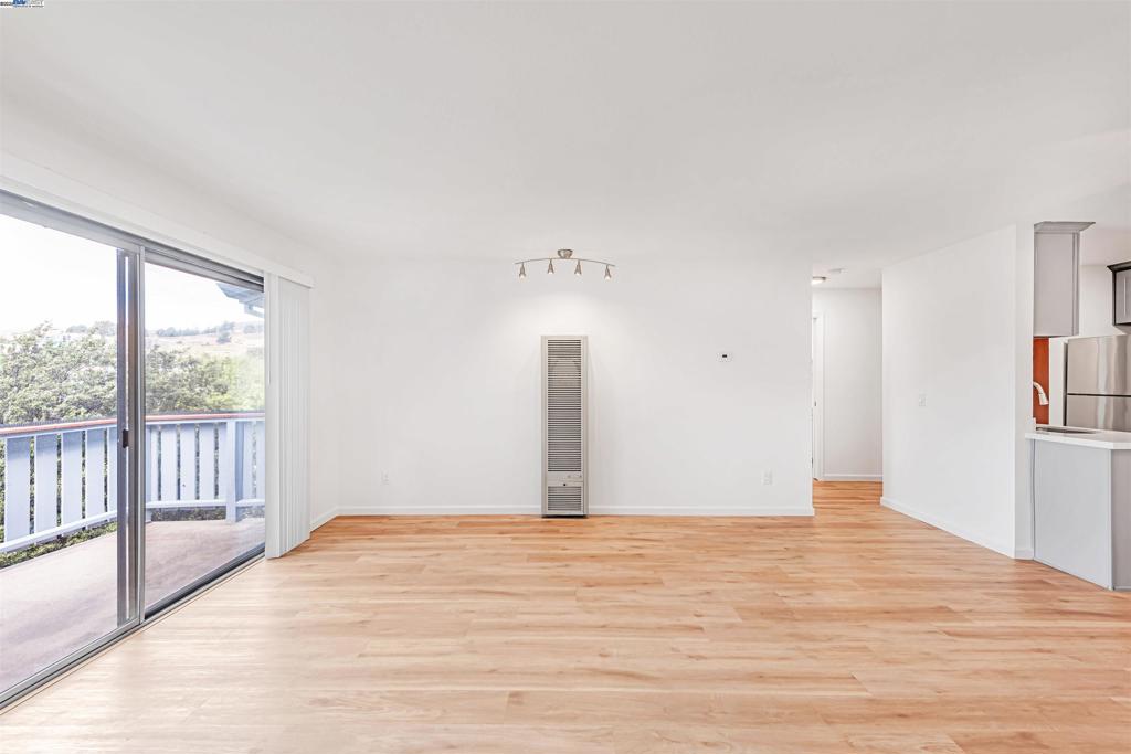 HAYWARD - Residential