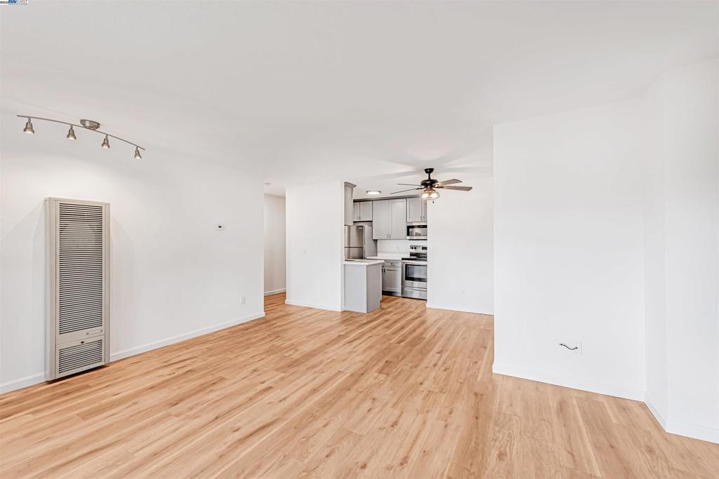HAYWARD - Residential