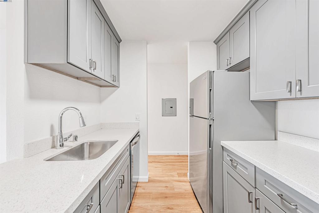 HAYWARD - Residential