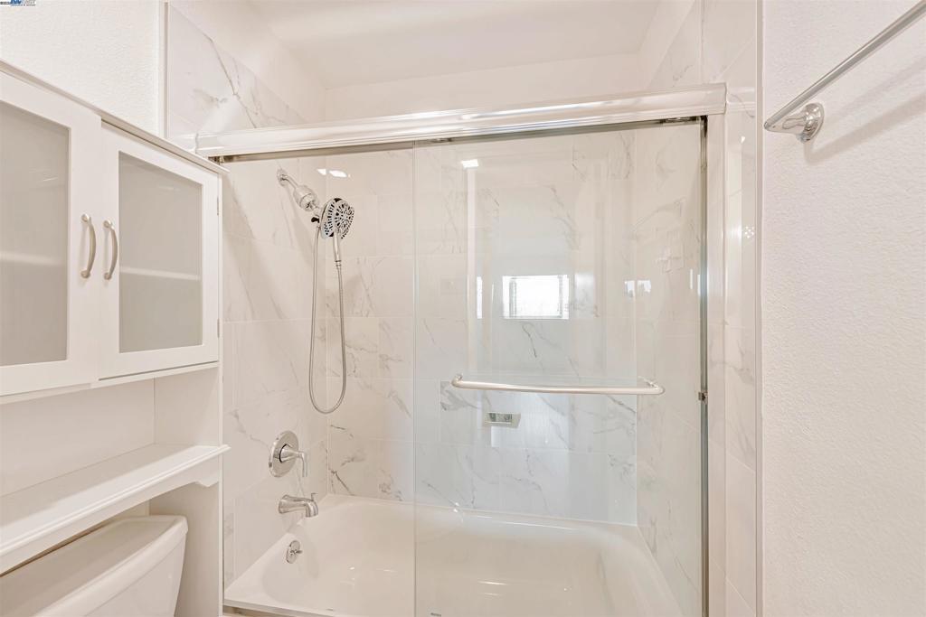 HAYWARD - Residential