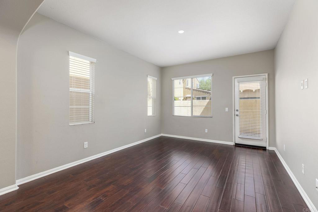 37337 Paseo Violeta