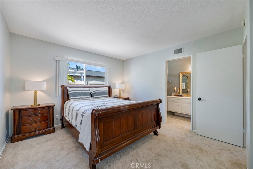20001 Wildwood Court 7
