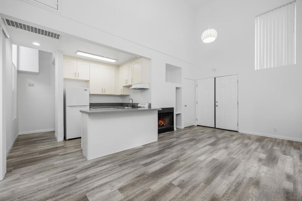 245 E GLAUCUS 247B