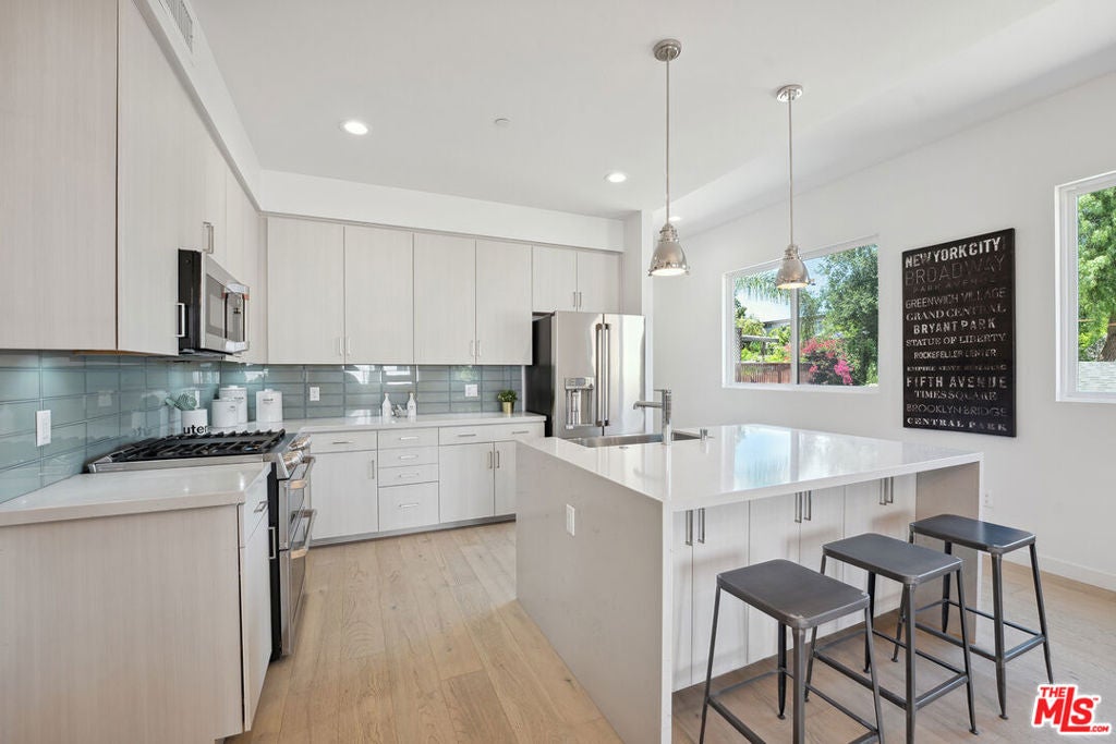 1746 Garfield Place 203