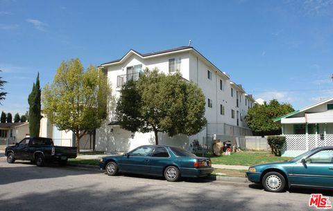 Photo of 14121 Friar Street, Van Nuys, CA 91401 (MLS # 25568131)