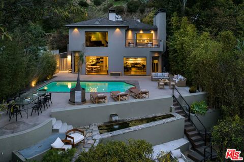 8540 Hedges Way Los Angeles CA 90069