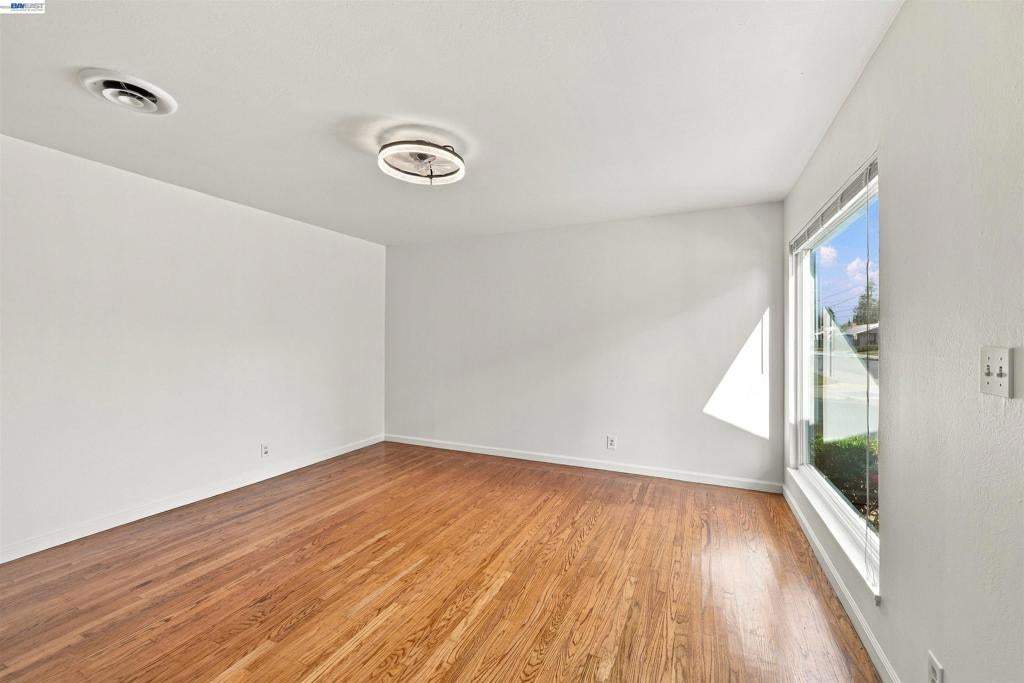 28611 Cole Pl