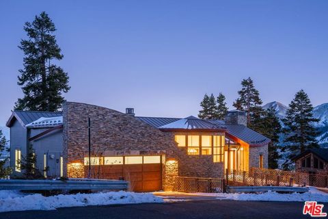 Photo of 37 Bridges Lane, Mammoth Lakes, CA 93546 (MLS # 23337375)