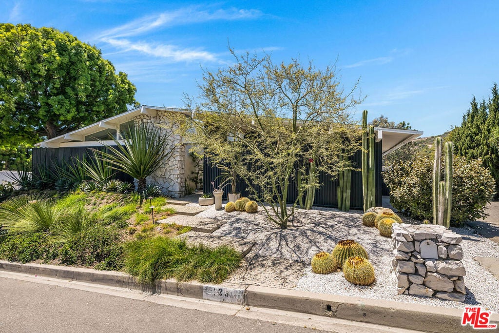 1331 Casiano Road