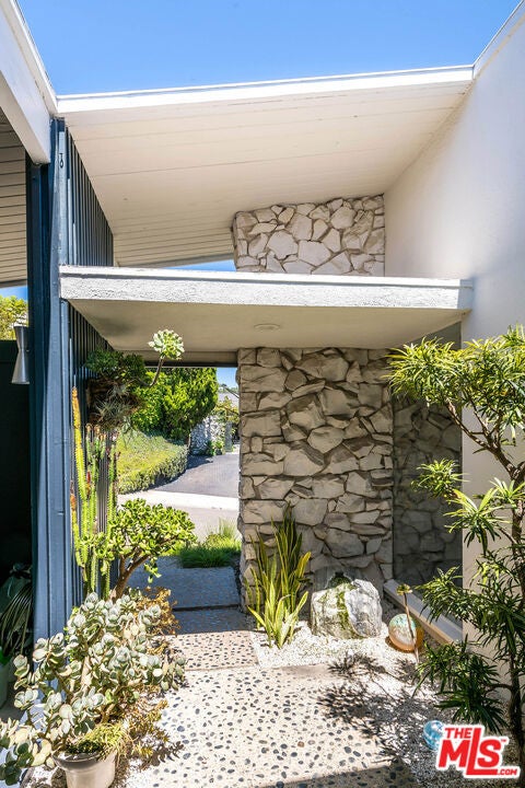 1331 Casiano Road
