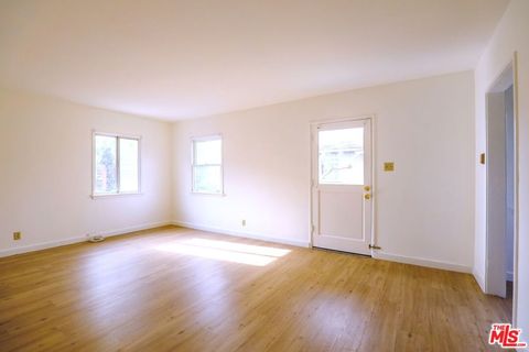 Photo of 1944 Cloverfield Blvd. #B, Santa Monica, CA 90404 (MLS # 26765795)