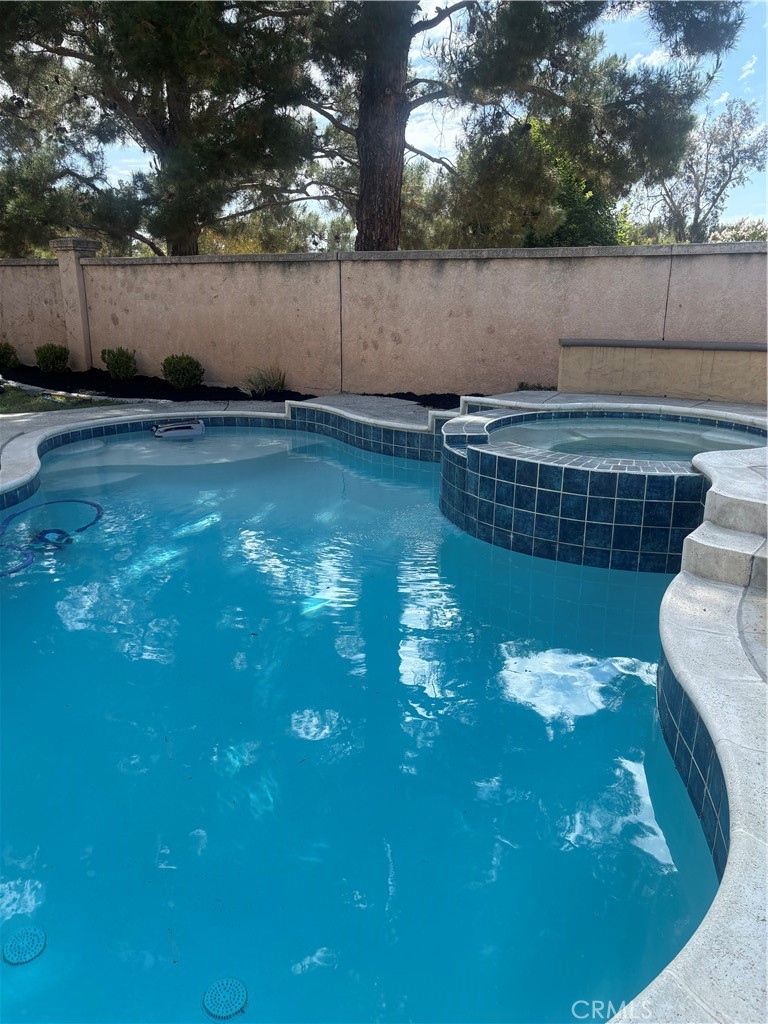 43391 Calle Carabana