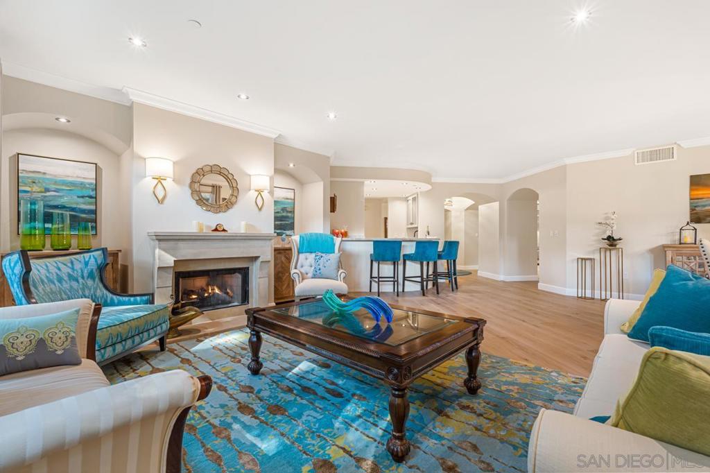 1040 Genter St 104