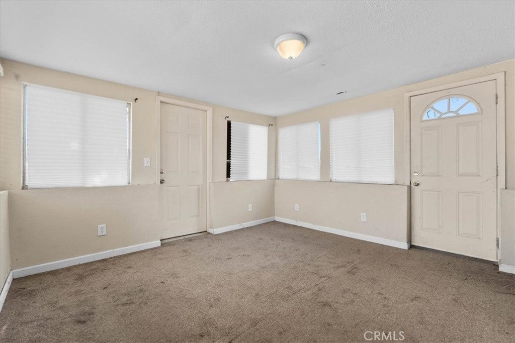 893 E 5th