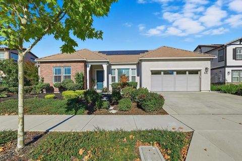 Photo of 18664 White Moon Drive, Morgan Hill, CA 95037 (MLS # ML82022500) Photo of 18664 White Moon Drive, Morgan Hill, CA 95037 (MLS # ML82022500)
