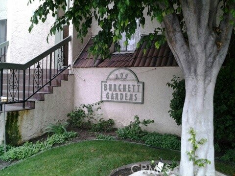 409 Burchett Street