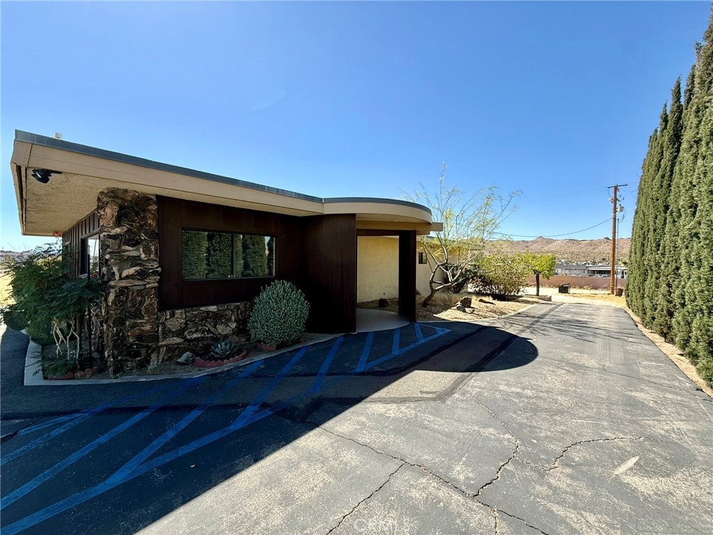 57340 29 Palms
