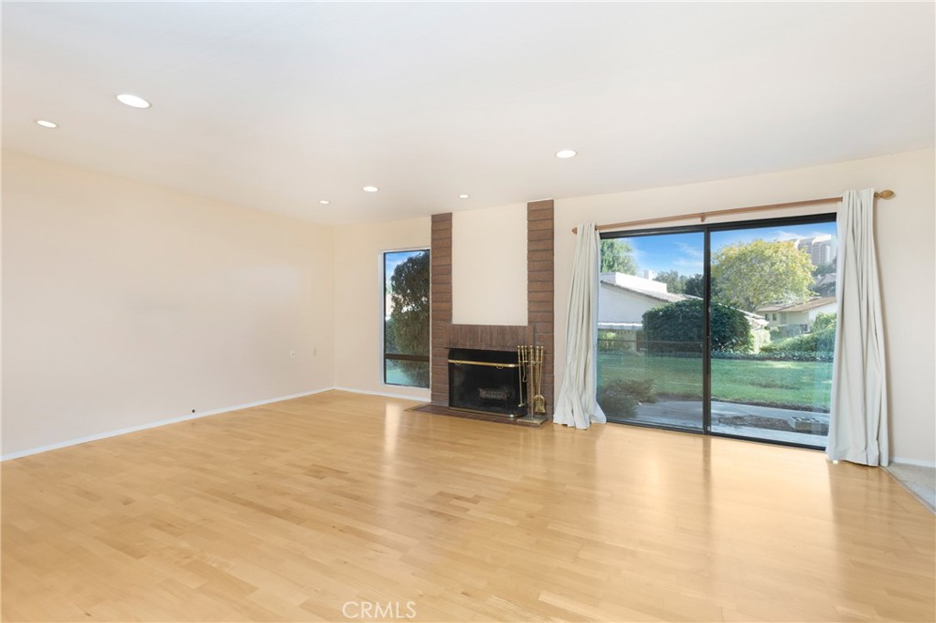 5058 Avenida Del Sol