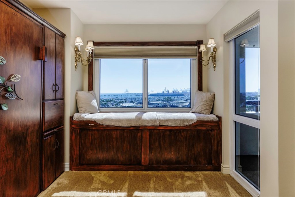 525 E Seaside Way 807